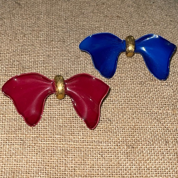 Vintage 70’s (2) Bow Pins Brooches Jewelry Great Condition Red Blue Gold - Picture 2 of 9